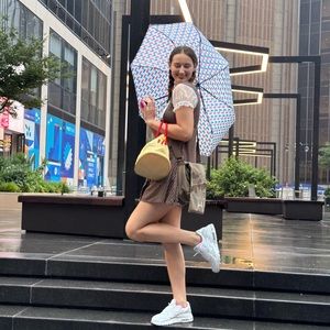 Meet your Posher, Felicity